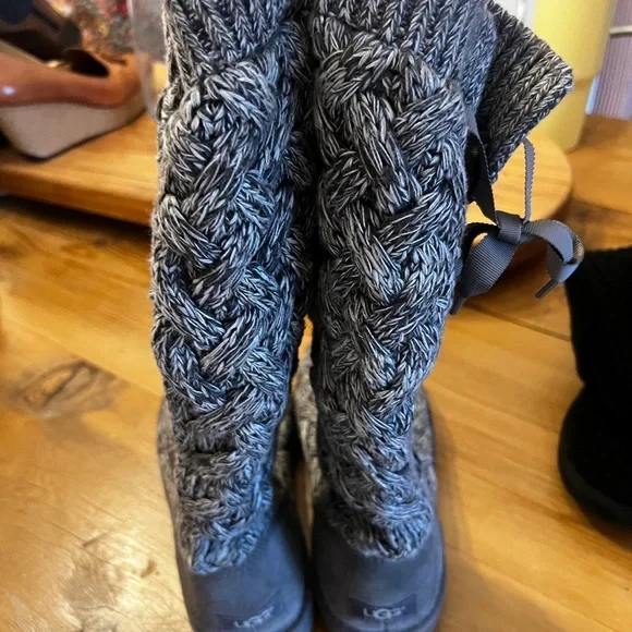 Cozy Gray Knit Women's Boots UGG - Picture 3 of 8